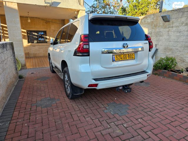 טויוטה לנד קרוזר