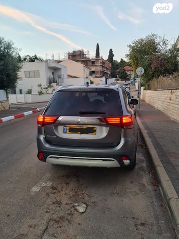 מיצובישי אאוטלנדר