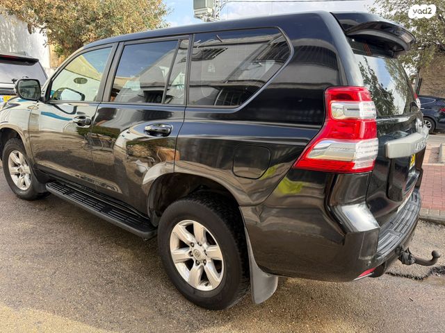 טויוטה לנד קרוזר