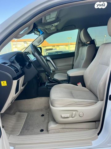 טויוטה לנד קרוזר