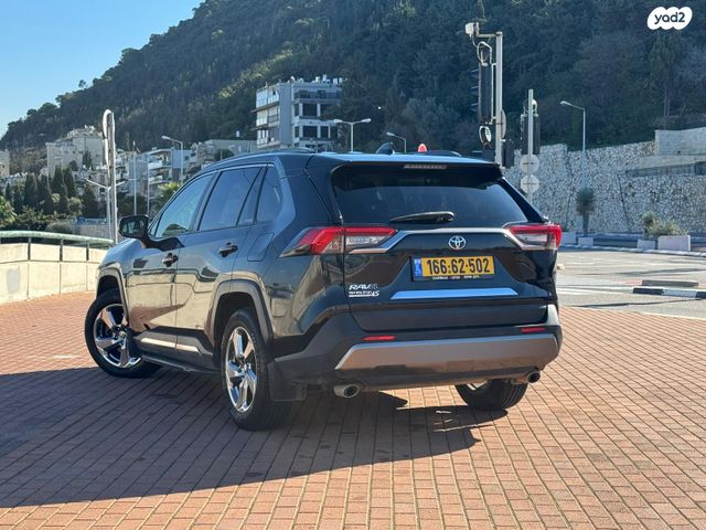 טויוטה RAV4