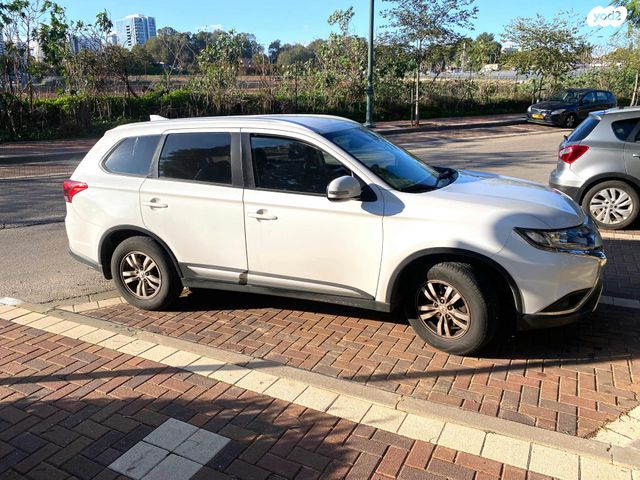 מיצובישי אאוטלנדר