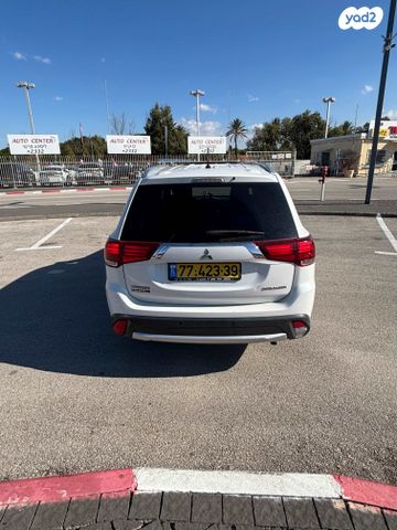 מיצובישי אאוטלנדר