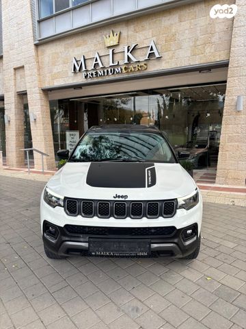 מודעת רכב ג'יפ קומפאס