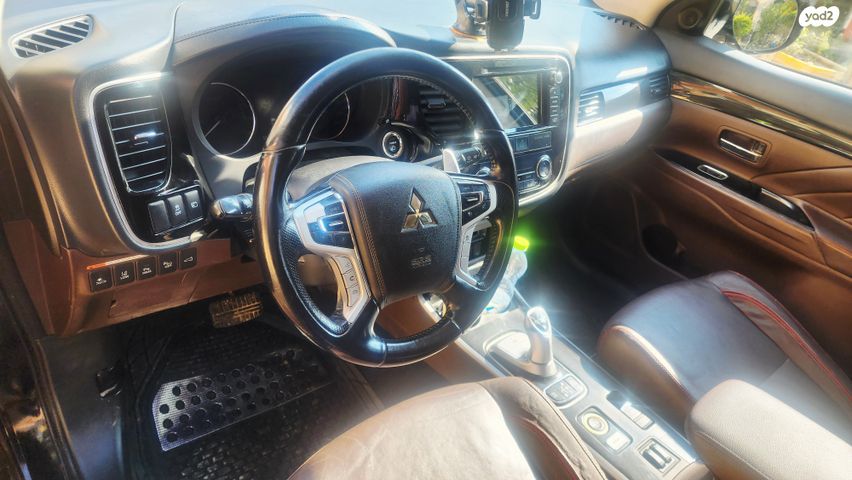 מיצובישי אאוטלנדר