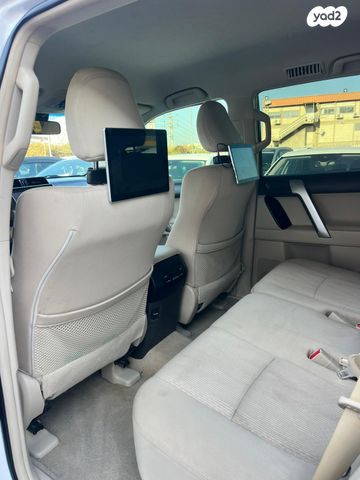 טויוטה לנד קרוזר