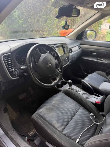 מיצובישי אאוטלנדר