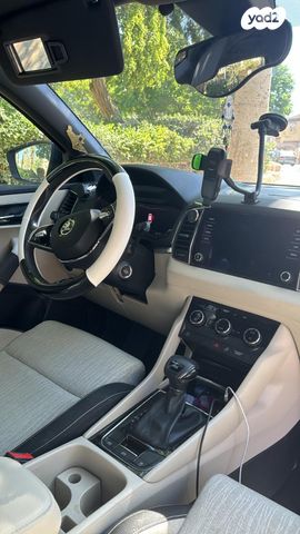 מודעת רכב סקודה קארוק