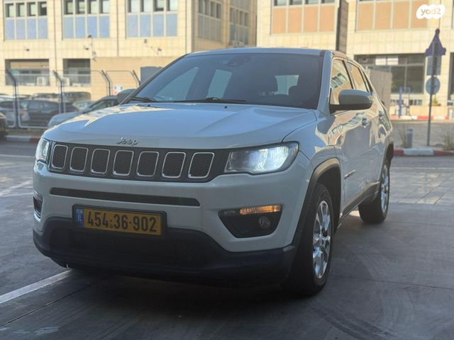 מודעת רכב ג'יפ קומפאס