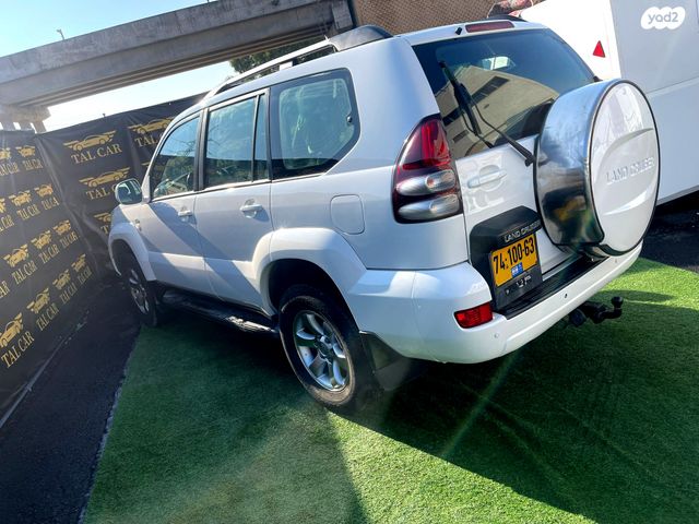 טויוטה לנד קרוזר