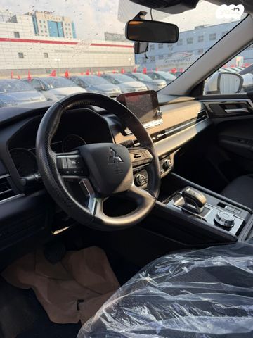 מיצובישי אאוטלנדר