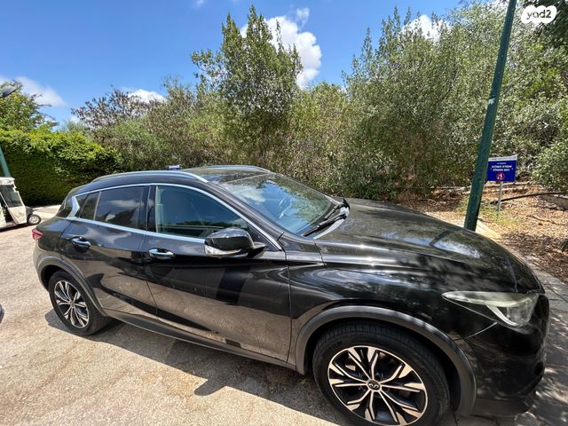אינפיניטי QX30