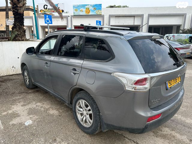 מיצובישי אאוטלנדר