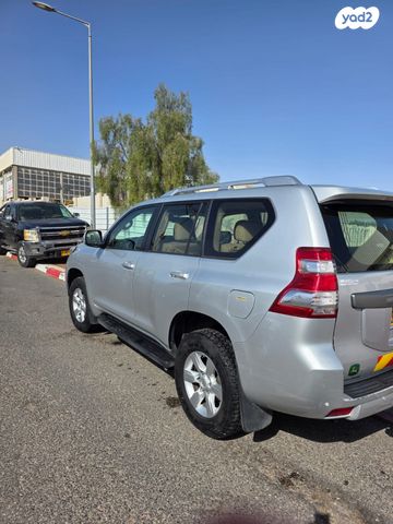 טויוטה לנד קרוזר