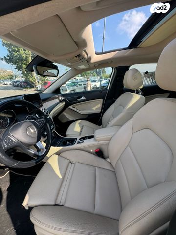 מרצדס-בנץ GLA