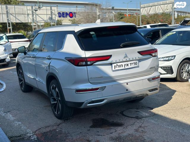 מיצובישי אאוטלנדר