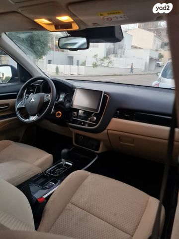 מיצובישי אאוטלנדר