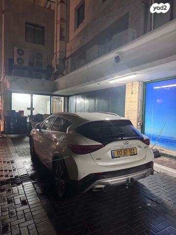 אינפיניטי QX30