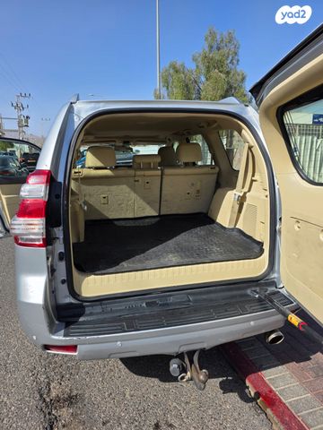 טויוטה לנד קרוזר