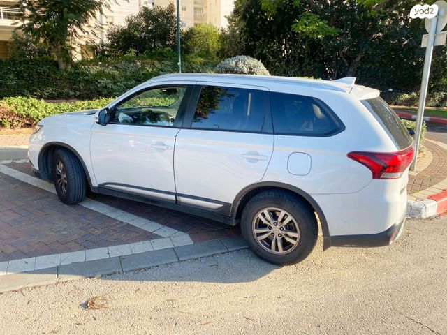 מיצובישי אאוטלנדר