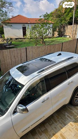 מודעת רכב ג'יפ גרנד צ'ירוקי