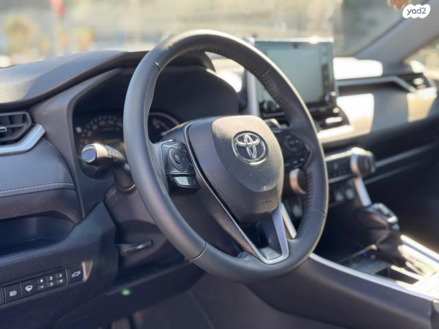 טויוטה RAV4