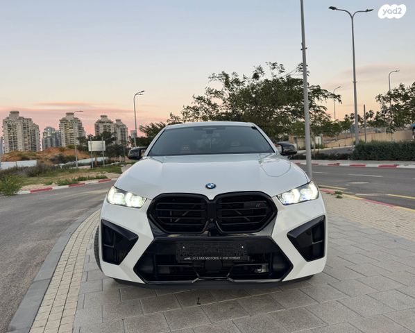 ב מ וו X6 M