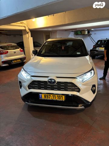 טויוטה RAV4