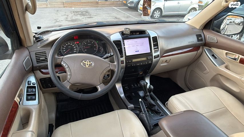 טויוטה לנד קרוזר