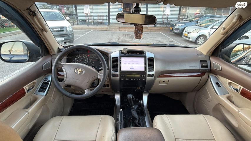 טויוטה לנד קרוזר