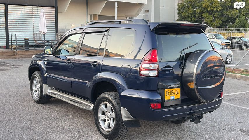 טויוטה לנד קרוזר