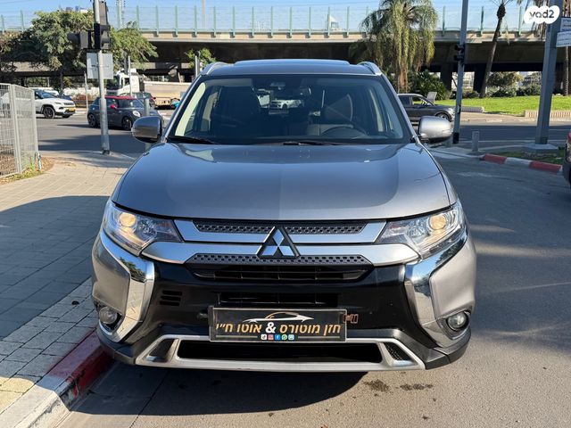 מיצובישי אאוטלנדר