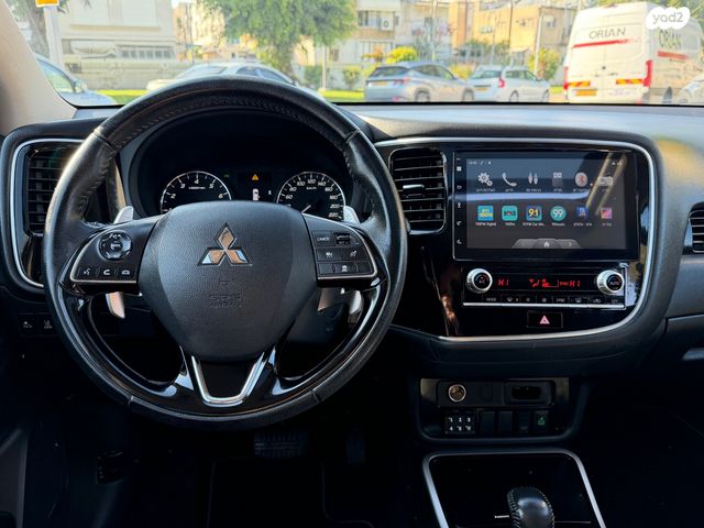 מיצובישי אאוטלנדר