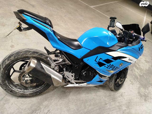 קאוואסאקי נינג'ה 300