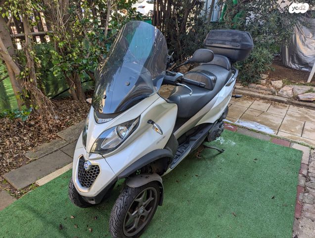 מודעת רכב פיאג'ו MP3 500