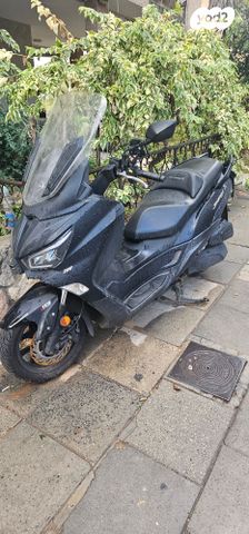 מודעת רכב סאן יאנג ג'וי-מקס Z-300