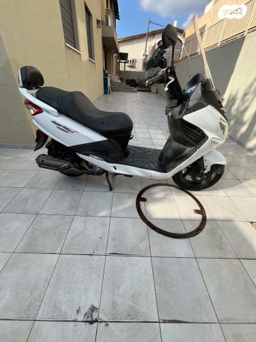 סאן יאנג ג'וי רייד 200