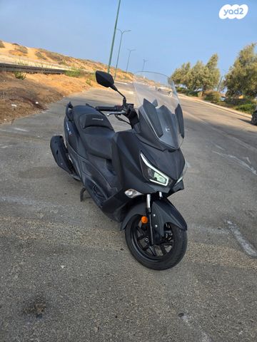 מודעת רכב סאן יאנג ג'וי-מקס Z-300