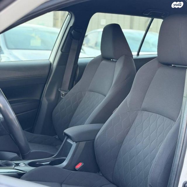 טויוטה קורולה קרוס