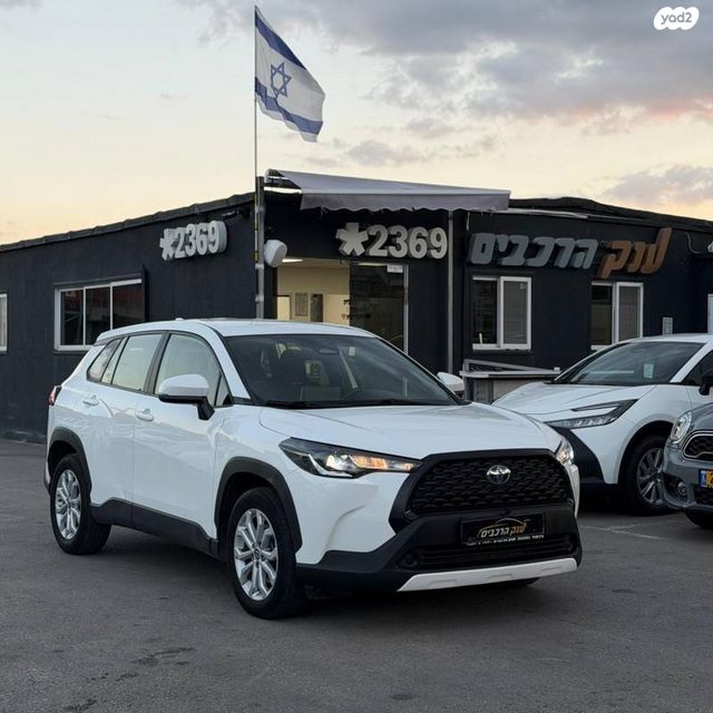 טויוטה קורולה קרוס