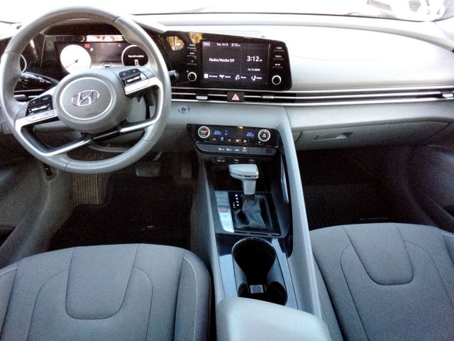 יונדאי אלנטרה