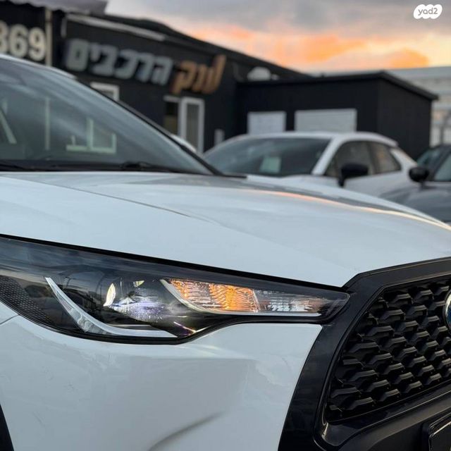 טויוטה קורולה קרוס