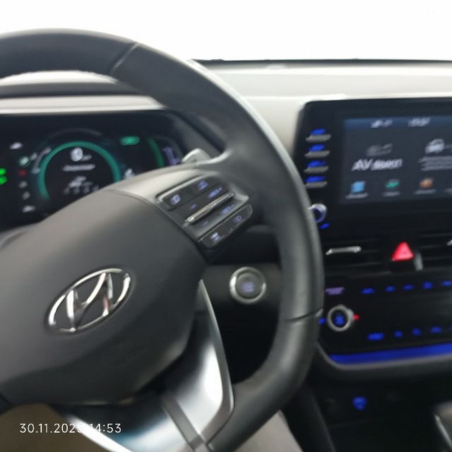 יונדאי איוניק