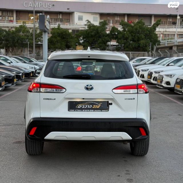 טויוטה קורולה קרוס