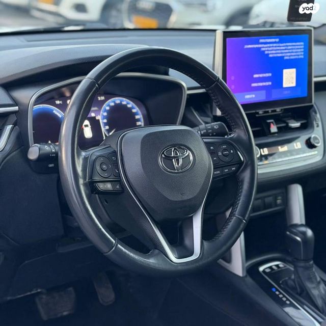 טויוטה קורולה קרוס