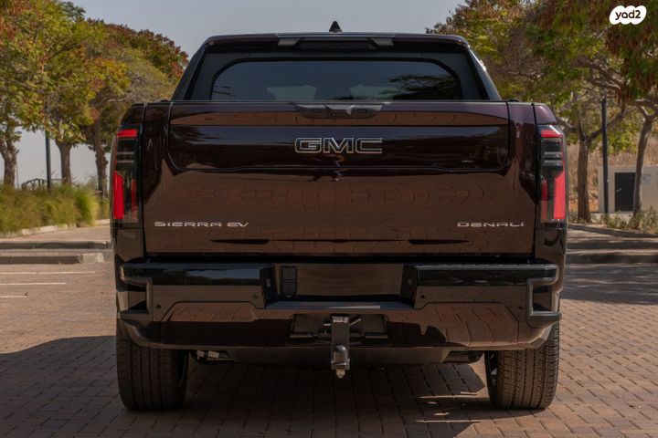 ג'י.אם.סי סיירה EV