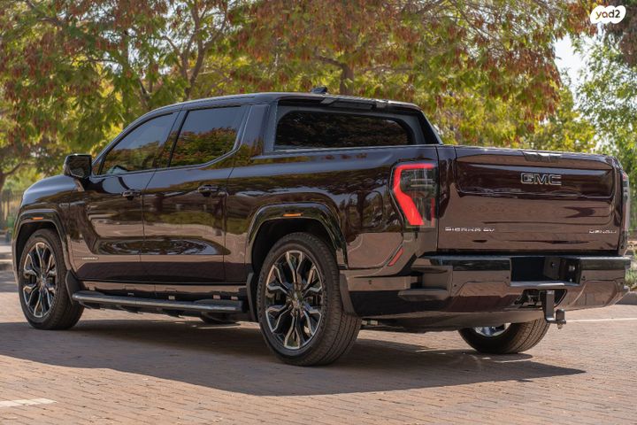 ג'י.אם.סי סיירה EV