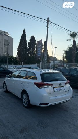 טויוטה אוריס