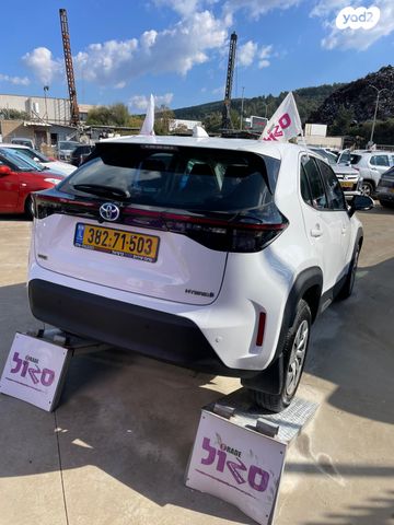 טויוטה יאריס קרוס