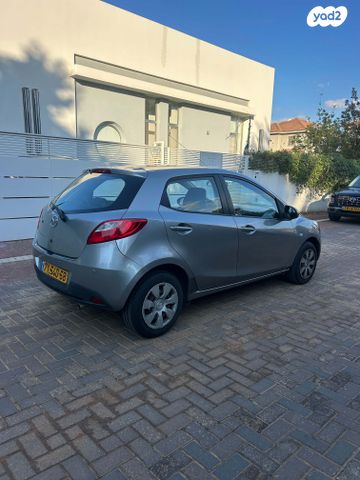 מודעת רכב מאזדה 2